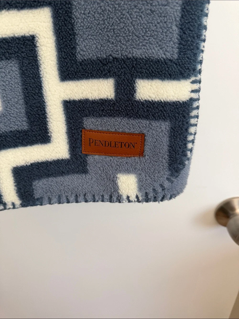 NWT Pendleton Sherpa Throw Blanket